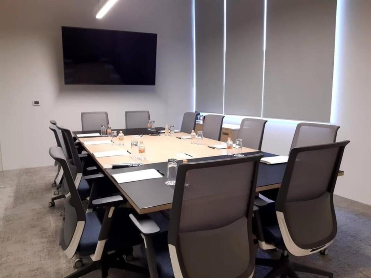 Galeria Plaza San Jeronimo Hotel Mexico City Ngoại thất bức ảnh Boardroom at the headquarters of the International Centre for Missing & Exploited Children