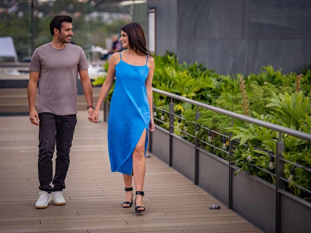 Galeria Plaza San Jeronimo Hotel Mexico City Tiện nghi bức ảnh A couple walking together